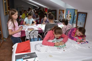 Warsztaty plastyczne "Tkaniny" -  Letnie Zameczkowe Atelier 2018