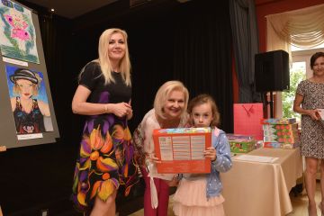 Rozdanie nagród w VIII Konkursie Plastycznym pt. "Moja Mama"