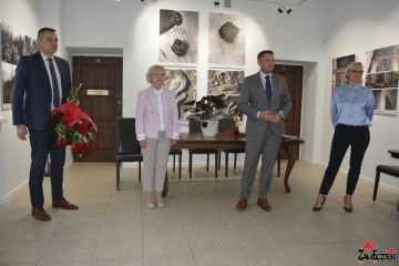 Przekazanie obowiązków nowej Dyrektor DK Zameczek Magdalenie Nowaczek w obecności wiceprezydenta Marcina Chłodnickiego oraz zastępca Dyrektora Wydziału Edukacji,Kultury i Sportu Grzegorza Sowińskiego