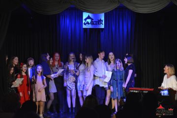 Koncert uczestników warsztatów wokalnych "Zimowa Piosenka" z udziałem Kasi Lisowskiej