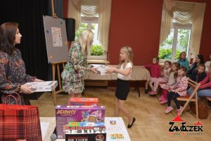 Rozstrzygnięcie IX Edycji Wojewódzkiego Konkursu Plastycznego - MOJA MAMA. Wystawa i Koncert Piotra Resteckiego – fotorelacja