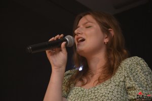 KONCERT UCZESTNIKÓW WARSZTATÓW WOKALNYCH Z UDZIAŁEM KASI LISOWSKIEJ I MAI WOJTASZEK