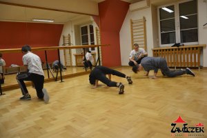 Zajęcia breakdance z instruktorem Piotrem Sikorą