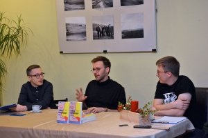 Spotkanie z Przemysławem Witkowskim  autorem książki "CHWAŁA SUPERMANOM" 