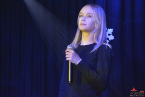 Koncert Zameczkowego Studia Piosenki Andrzeja Wolskiego i Studia Gitarowego Piotra Resteckiego dedykowany wszystkim ukochanym Babciom i Dziadkom - Fotorelacja