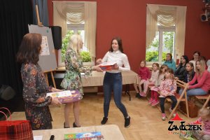 Rozstrzygnięcie IX Edycji Wojewódzkiego Konkursu Plastycznego - MOJA MAMA. Wystawa i Koncert Piotra Resteckiego – fotorelacja