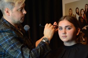 Artur WijataProjektant kurator Galerii Sztuki Współczesnej "Winda"