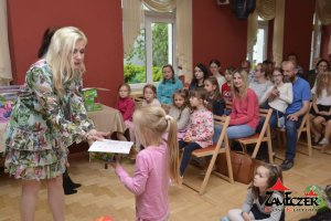 Rozstrzygnięcie IX Edycji Wojewódzkiego Konkursu Plastycznego - MOJA MAMA. Wystawa i Koncert Piotra Resteckiego – fotorelacja