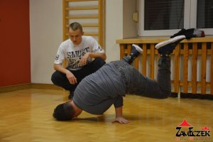 Zajęcia breakdance z instruktorem Piotrem Sikorą