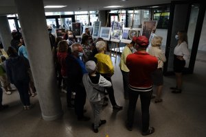Uroczystość otwarcia Dworca Autobusowego w Kielcach - prezentacja wystawy fotograficznej "Kielce Miasto które Kocham" oraz występy wokalistów Zameczkowego Studia Piosenki