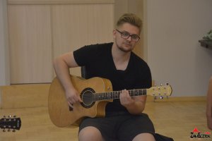 Wakacyjne Warsztaty Gitatowe z Piotrem Resteckim MUZYCZNE LATO