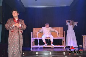 Spektakl "Obłęd" w wykonaniu Teatru Zbożowego dla II Liceum Ogólnokształcące im. J. Śniadeckiego w Kielcach
