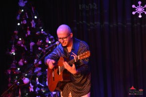 Wystawa malarstwa i witraży Barbary Żelaznej pt. Z kolorami przez życie iść oraz koncert Piotra Resteckiego