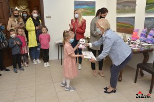 Rozstrzygnięcie XI Edycji Wojewódzkiego Konkursu Plastycznego - MOJA MAMA. Wystawa - fotorelacja 