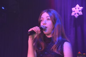Koncert Zameczkowego Studia Piosenki Andrzeja Wolskiego i Studia Gitarowego Piotra Resteckiego dedykowany wszystkim ukochanym Babciom i Dziadkom - Fotorelacja