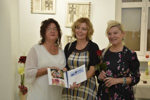 Trzy spojrzenia - wystawa i pozezja