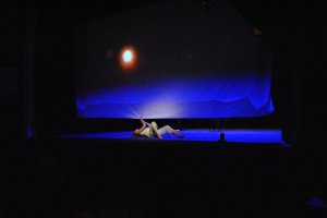Pokaz etiudy Zuzanny Ciosmak pt. „Własne miejsce"spektakl wieńczący VIII Podróż - kierunek Teatr