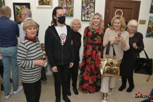 Wystawa malarstwa i witraży Barbary Żelaznej pt. Z kolorami przez życie iść oraz koncert Piotra Resteckiego