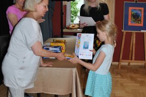 Rozdanie nagród w VI Konkursie Plastycznym pt. "Moja Mama"