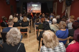ANIELSKIE PODSZEPTY - wystawa oraz Koncert DOBREGO ROKU w wykonaniu wokalistów Zameczkowego Studia Piosenki - fotorelacja