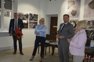 Przekazanie obowiązków nowej Dyrektor DK Zameczek Magdalenie Nowaczek w obecności wiceprezydenta Marcina Chłodnickiego oraz zastępca Dyrektora Wydziału Edukacji,Kultury i Sportu Grzegorza Sowińskiego 