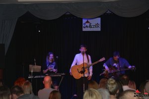 ?Koncert zespołu "Cztery Pory Miłowania" w Domu Kultury Zameczek