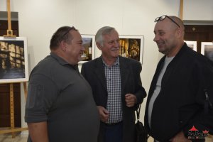 Fotorelacja z wernisażu wystawy fotografii Jarosława Korbińskiego pt. Cerkiew w Kwiatoniu.