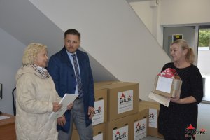 Zdjęcia z przekazania karmy do schroniska - Psiaki kociaki i inne zwierzaki.