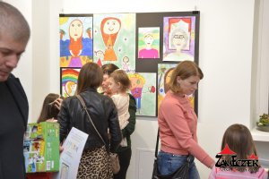 Rozstrzygnięcie IX Edycji Wojewódzkiego Konkursu Plastycznego - MOJA MAMA. Wystawa i Koncert Piotra Resteckiego – fotorelacja