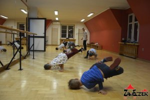 Zajęcia breakdance z instruktorem Piotrem Sikorą