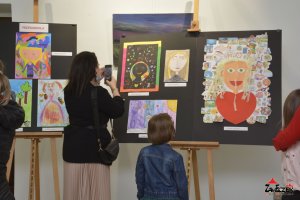 Rozstrzygnięcie XI Edycji Wojewódzkiego Konkursu Plastycznego - MOJA MAMA. Wystawa - fotorelacja 