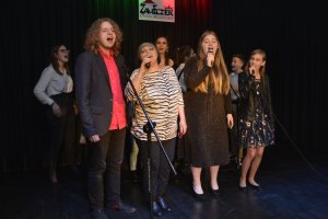 Koncert uczestników feryjnych warsztatów wokalnych pod kierunkiem Grażyny Łobaszewskiej i Andrzeja Wolskiego