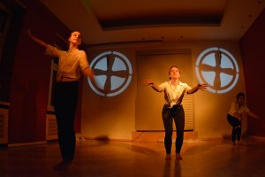 Etiuda teatru ruchu - "Uwikłani zaplątani"spektakl w ramach IX edycji projektu Podróż - kierunek Teatr