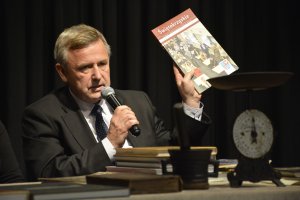 Jarosław MachnickiDyrektor Wojewódzkiego Domu Kultury