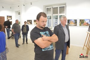 Fotorelacja z wernisażu wystawy fotografii Jarosława Korbińskiego pt. Cerkiew w Kwiatoniu.