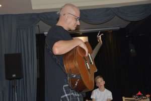 Warsztaty gry na gitrarze z Piotrem Resteckim