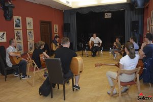 Wakacyjne Warsztaty Gitatowe z Piotrem Resteckim MUZYCZNE LATO