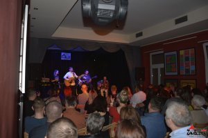 ?Koncert zespołu "Cztery Pory Miłowania" w Domu Kultury Zameczek