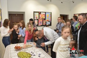 Rozstrzygnięcie IX Edycji Wojewódzkiego Konkursu Plastycznego - MOJA MAMA. Wystawa i Koncert Piotra Resteckiego – fotorelacja