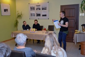 Spotkanie z Przemysławem Witkowskim  autorem książki "CHWAŁA SUPERMANOM" 