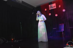 Koncert Zameczkowego Studia Piosenki Andrzeja Wolskiego i Studia Gitarowego Piotra Resteckiego dedykowany wszystkim ukochanym Babciom i Dziadkom - Fotorelacja