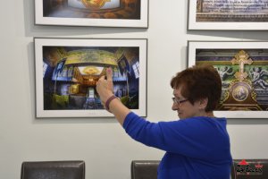 Fotorelacja z wernisażu wystawy fotografii Jarosława Korbińskiego pt. Cerkiew w Kwiatoniu.
