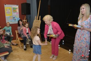 Rozstrzygnięcie XII Edycji Wojewódzkiego Konkursu Plastycznego - MOJA MAMA. Wystawa - fotorelacja