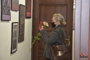 Wernisaż wystawy - Ludowe wycinanki autorstwa Lucyny Kozłowskiej oraz prezentacja wyrobów regionalnych w wykonaniu Czarcich Babek i Dąbrowianek