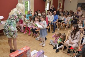 Rozstrzygnięcie IX Edycji Wojewódzkiego Konkursu Plastycznego - MOJA MAMA. Wystawa i Koncert Piotra Resteckiego – fotorelacja