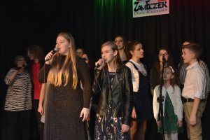 Koncert uczestników feryjnych warsztatów wokalnych pod kierunkiem Grażyny Łobaszewskiej i Andrzeja Wolskiego
