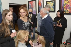 Wystawa malarstwa i witraży Barbary Żelaznej pt. Z kolorami przez życie iść oraz koncert Piotra Resteckiego