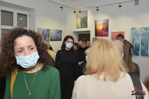Wystawa malarstwa i witraży Barbary Żelaznej pt. Z kolorami przez życie iść oraz koncert Piotra Resteckiego