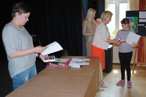 Rozdanie nagród w V Konkursie Plastycznym pt. "Moja Mama"