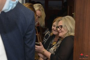 Wystawa malarstwa i witraży Barbary Żelaznej pt. Z kolorami przez życie iść oraz koncert Piotra Resteckiego
